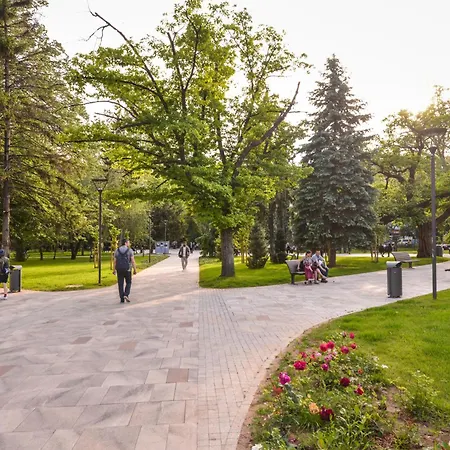 Διαμέρισμα Mocca Next To Crystal Garden And Russian Church
